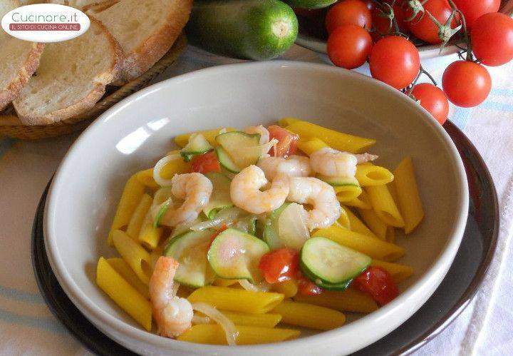 Penne allo Zafferano con Zucchine e Gamberetti al Pigato preparazione 14