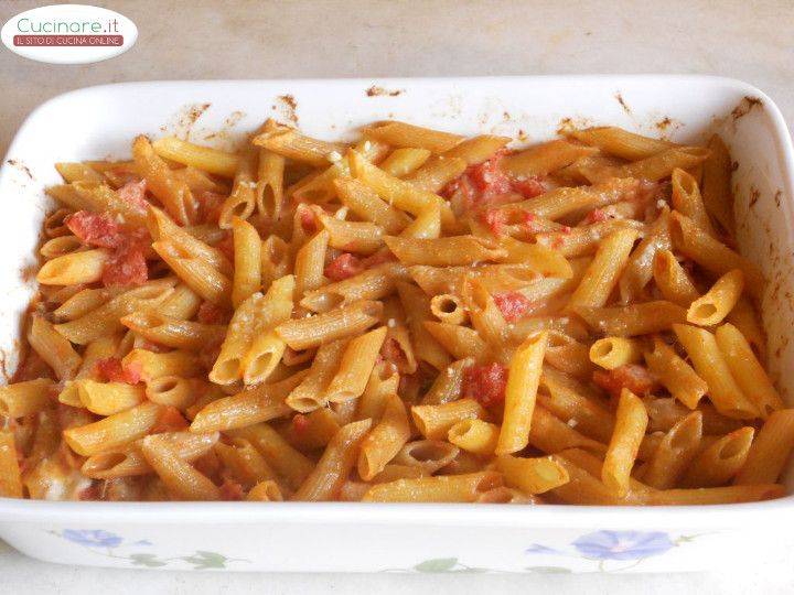 Penne miste al forno con Acciughe, Mozzarella e Basilico preparazione 9