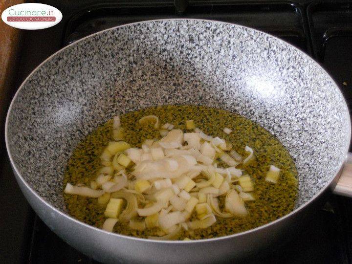 Penne sfiziose alla Crema di Pecorino con Melanzane, Peperoncino e Olive preparazione 0