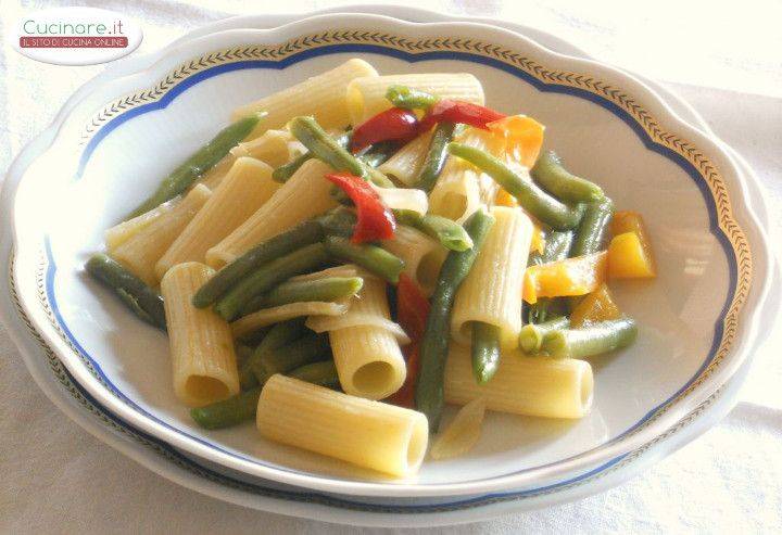 Rigatoni in agrodolce con Fagiolini, Cipolla e Peperoni preparazione 8