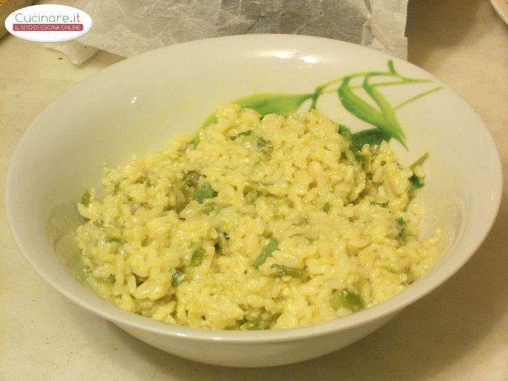 Sformato Di Riso Capovolto Con Asparagi E Salvia Ananas preparazione 9