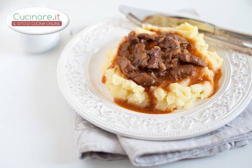 Stufato di Montone con Purè di Miglio preparazione 12