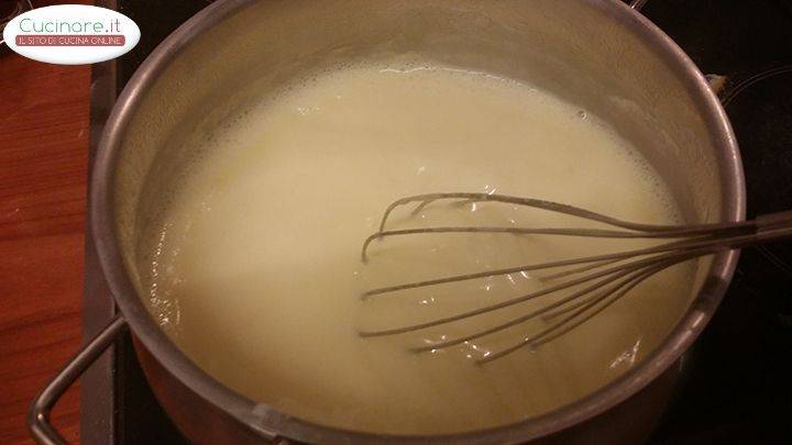 Torta Panna e Fragole, delizia low-cost preparazione 11