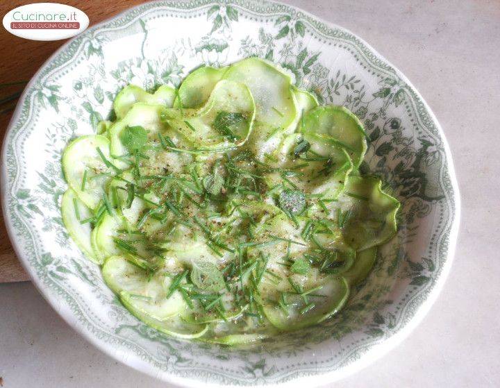 Zucchine alla Mentuccia e Erba Cipollina in salsa di Aceto aromatica preparazione 9