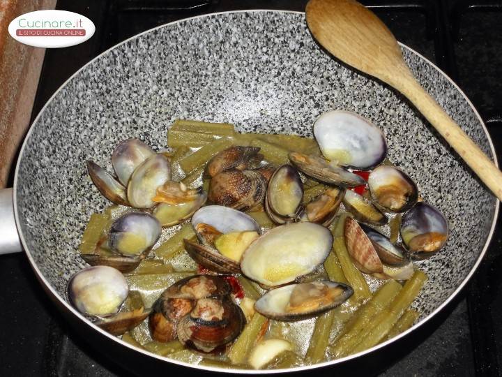 Antipasto di Vongole Veraci con Carciofi preparazione 10