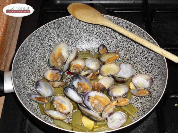 Antipasto di Vongole Veraci con Carciofi preparazione 7