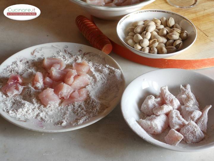 Bocconcini di Pollo al Liquore di Fichi d'India preparazione 0