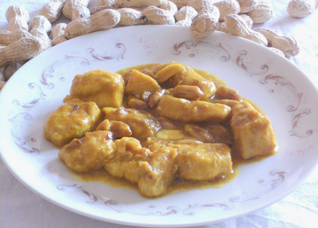 Bocconcini di Pollo alla Curcuma con Arachidi preparazione 8