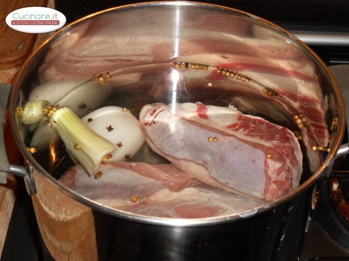 Brodo di carne aromatico preparazione 7