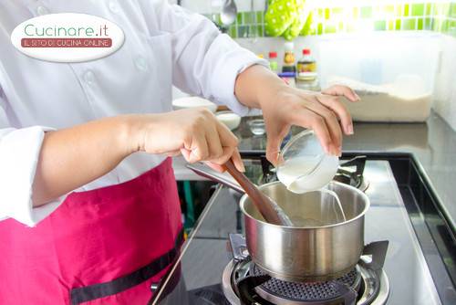 Cocotte di uova e formaggio preparazione 0