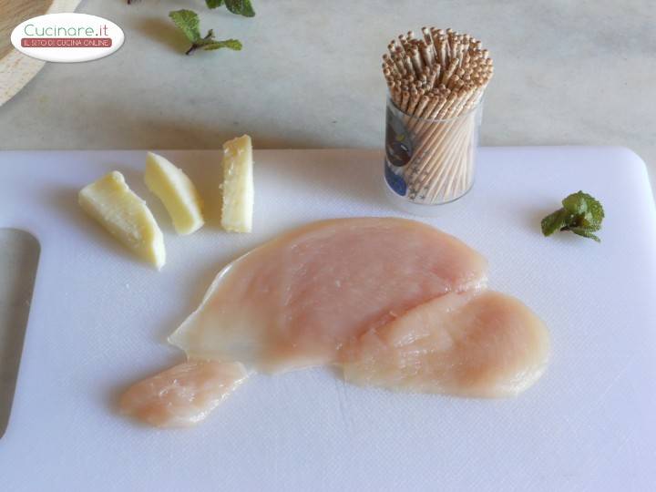 Fagottini di Pollo con Menta e Scamorza preparazione 0