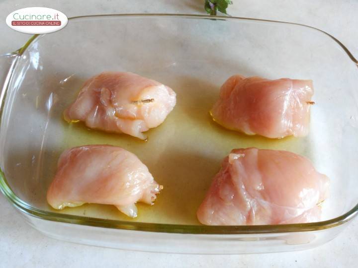 Fagottini di Pollo con Menta e Scamorza preparazione 4