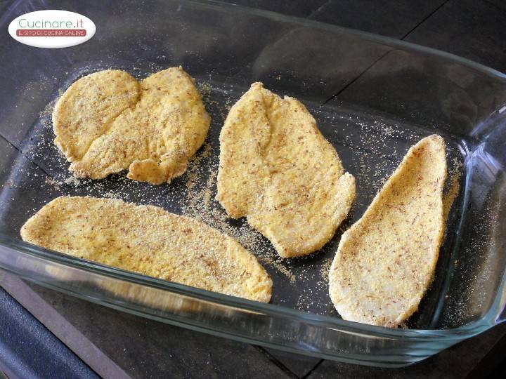 Fettine di pollo al forno con salsa aromatica preparazione 9