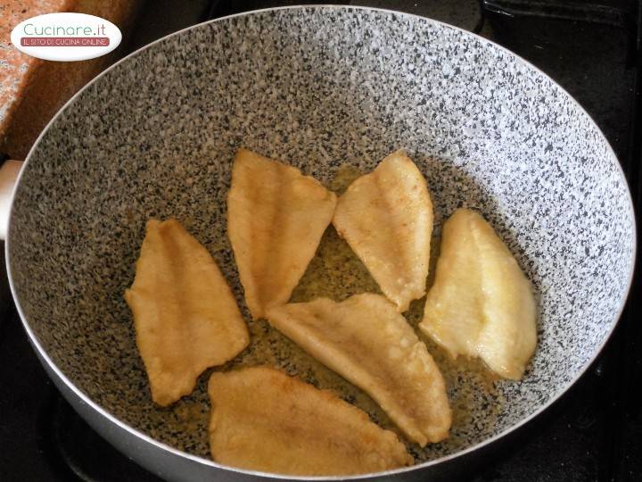 Filetti di persico con nastri di zucchine preparazione 5