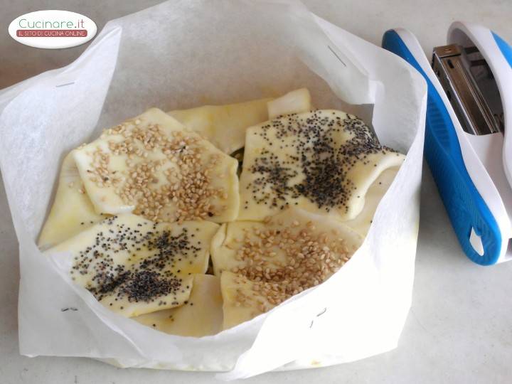 Fiori rustici di pasta sfoglia farciti preparazione 14