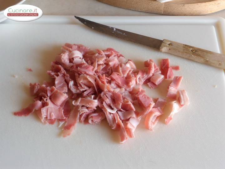 Fiori rustici di pasta sfoglia farciti preparazione 4