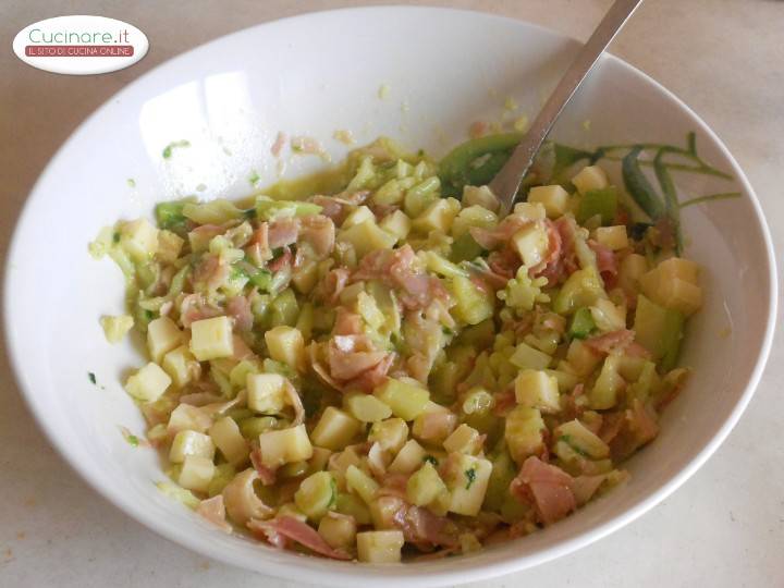 Fiori rustici di pasta sfoglia farciti preparazione 7