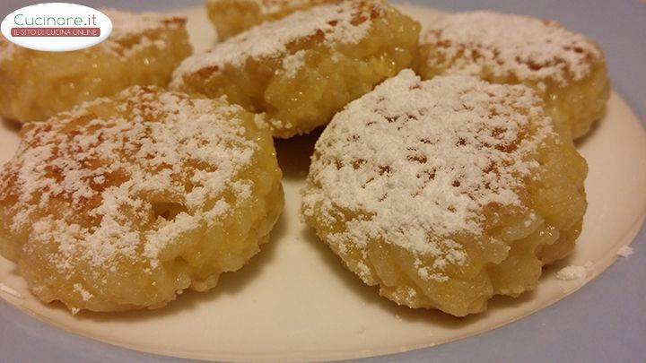 Frittelle di riso e mele: una ricetta dal sapore antico preparazione 6