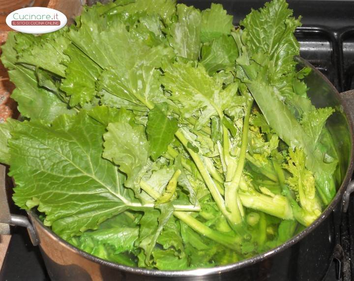 Fusilli con Cime di Rapa e Salsa di Acciughe preparazione 3