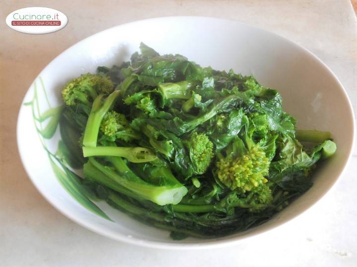 Fusilli con Cime di Rapa e Salsa di Acciughe preparazione 5