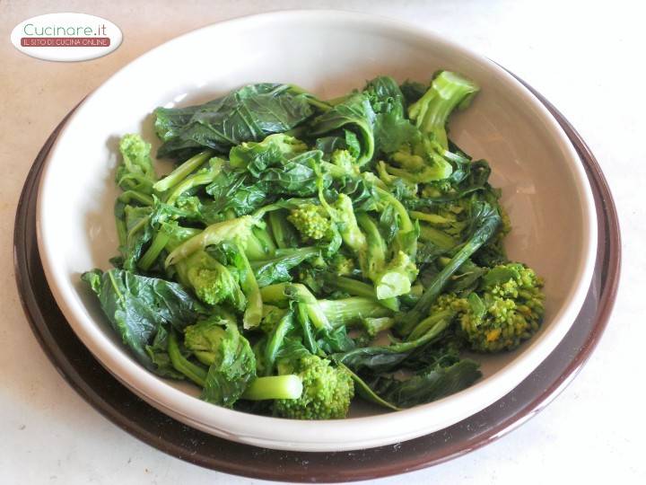 Fusilli con Cime di Rapa e Salsa di Acciughe preparazione 11