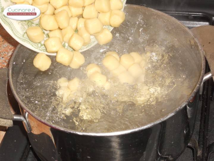 Gnocchi alla Curcuma e semi di Papavero preparazione 5