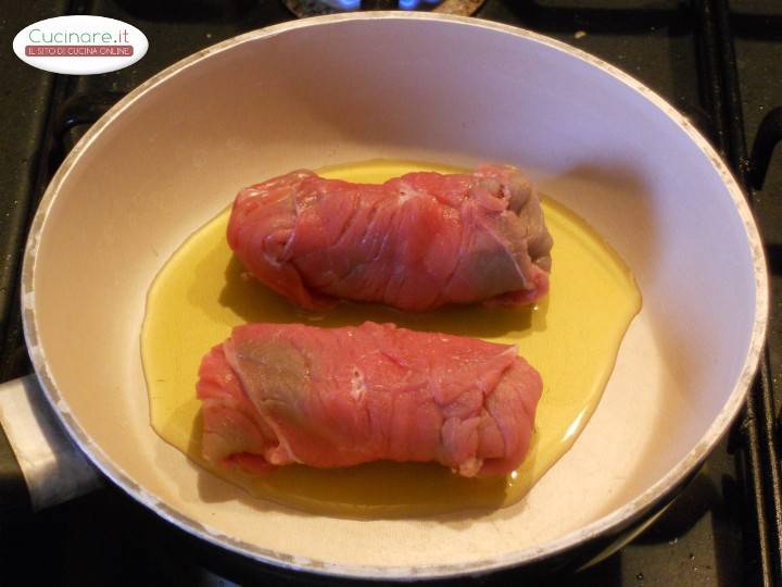 Involtini di Vitellone ai due Pecorini e Mirto preparazione 3