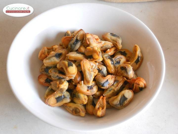 Linguine con le cozze pelose preparazione 3