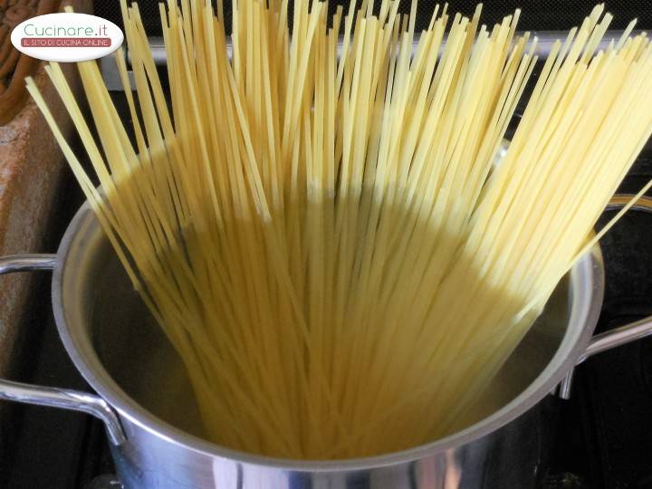 Linguine con le cozze pelose preparazione 5