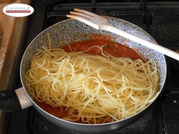 Linguine con le cozze pelose preparazione 10