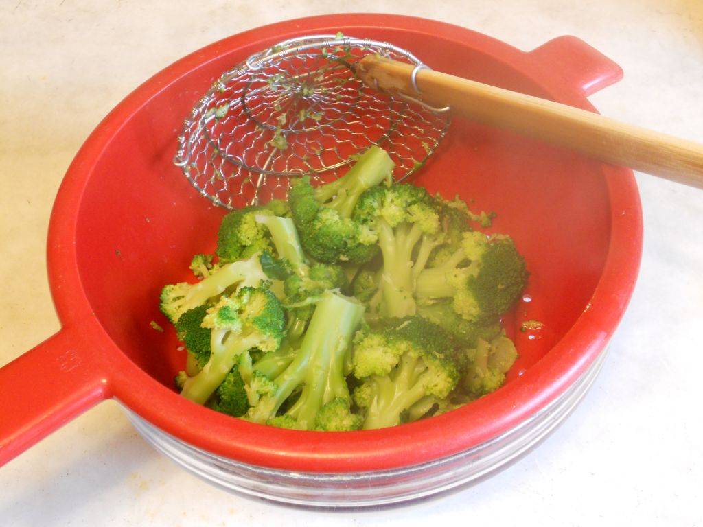 Maccheroni con Broccoli e Olive piccanti preparazione 2