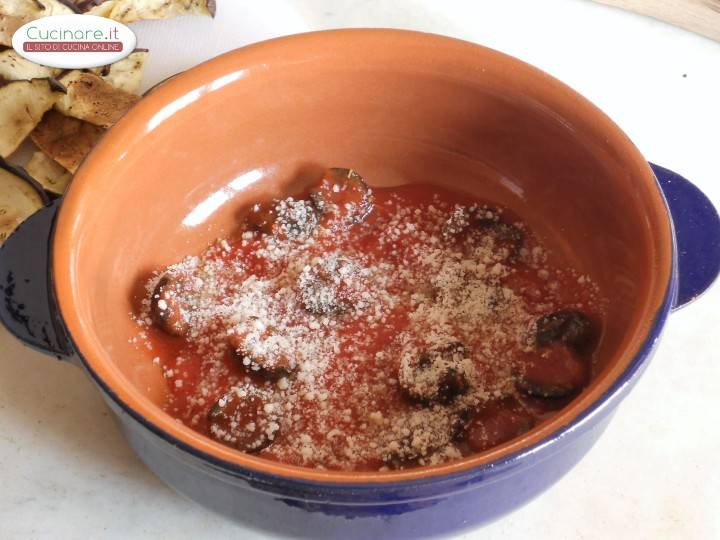 Melanzane al forno alla Mediterranea preparazione 5