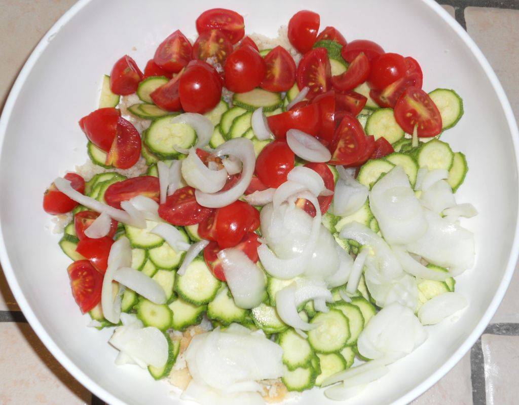 Panzanella tricolore con Salvia e Origano preparazione 3