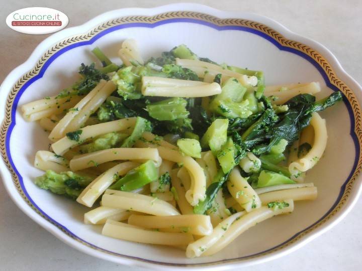 Pasta con Broccoli e Pomodori secchi preparazione 7
