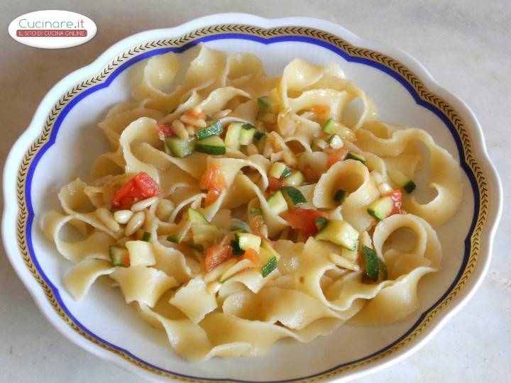 Pasta con Verdure, Pinoli e Persico preparazione 14