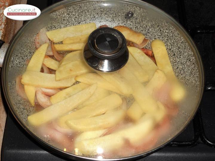 Patate speziate preparazione 5