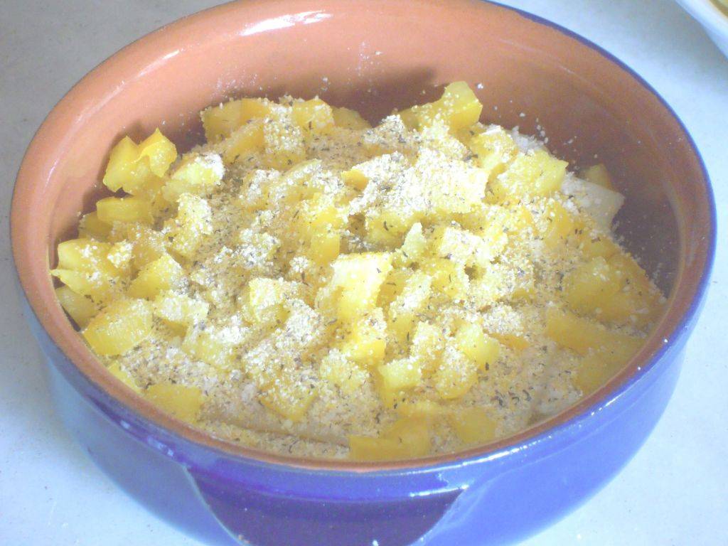 Patate filanti al forno con granella croccante di Peperoni preparazione 9