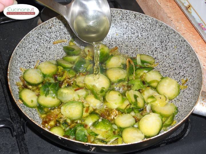 Penne ai Cavoletti di Bruxelles preparazione 6