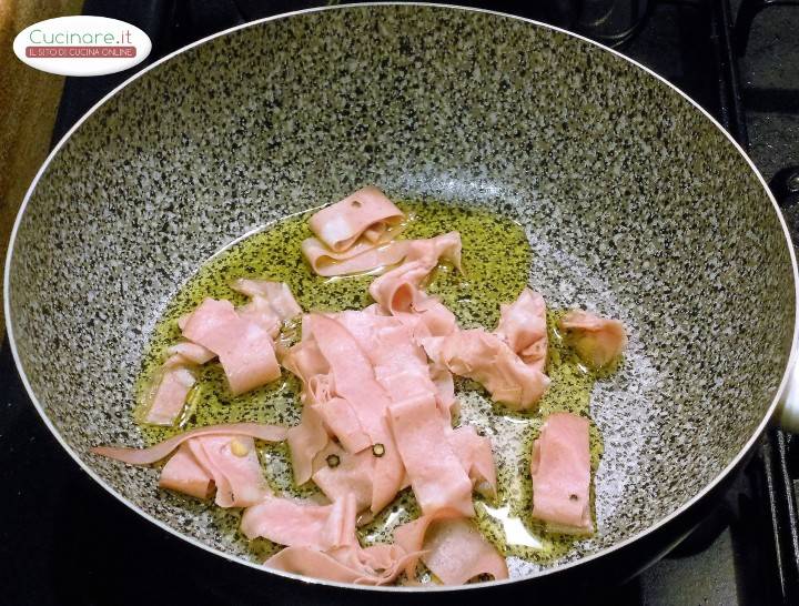 Penne sfiziose con mortadella preparazione 2