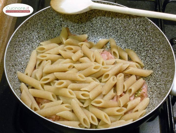 Penne sfiziose con mortadella preparazione 4