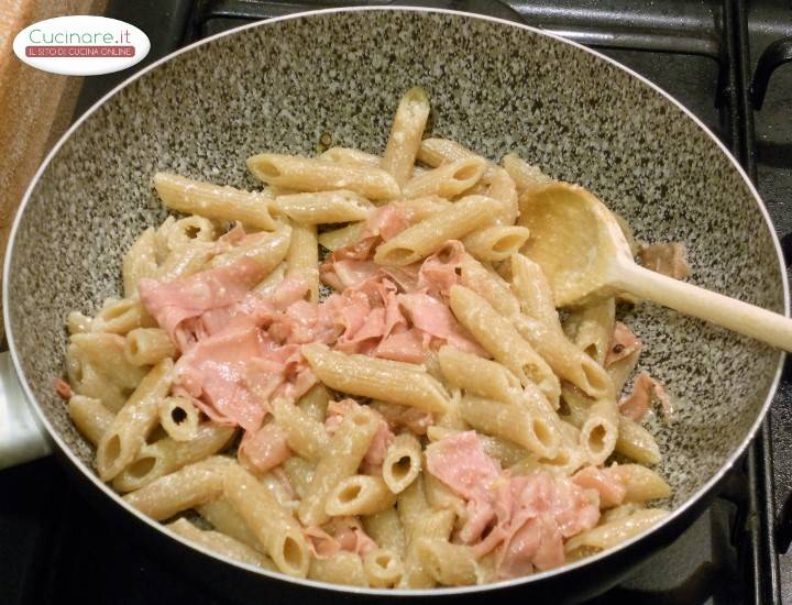 Penne sfiziose con mortadella preparazione 6