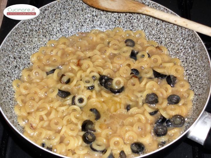 Peperoni ripieni con Pasta sfiziosa preparazione 7