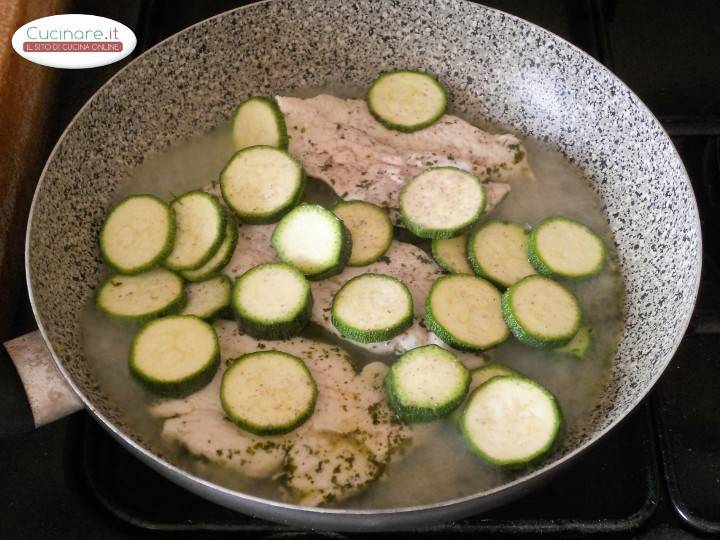 Petti di Pollo light con Zucchine preparazione 5