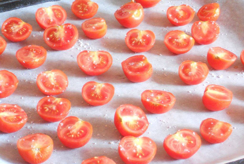 Pomodorini grigliati con salsa di Erbe aromatiche preparazione 6