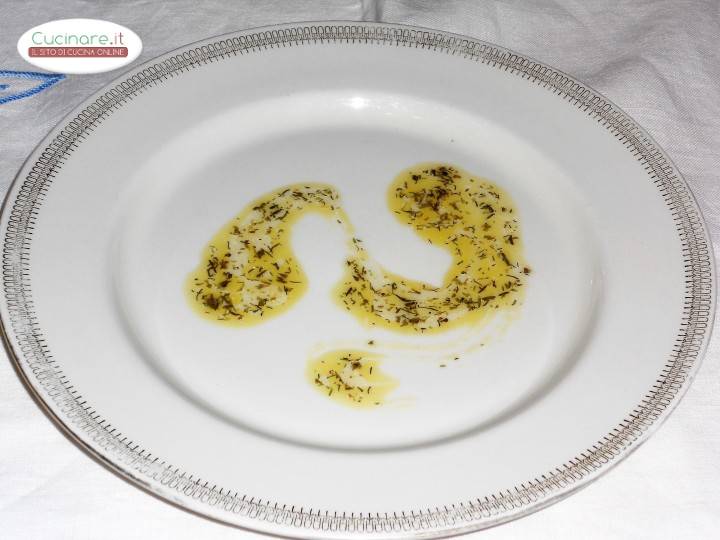 Trancio di Ricciola arrostito con Salsa aromatica preparazione 6