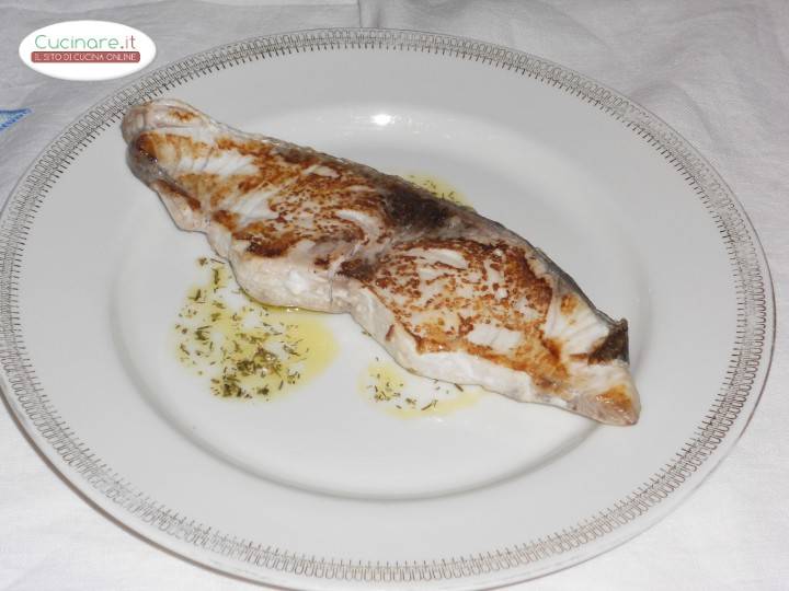 Trancio di Ricciola arrostito con Salsa aromatica preparazione 7