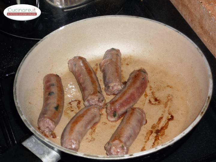 Salsiccia e peperoni preparazione 4