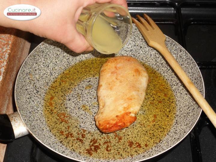 Tagliata di Pollo con Salsa al Marsala preparazione 4