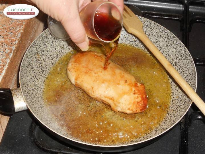 Tagliata di Pollo con Salsa al Marsala preparazione 6