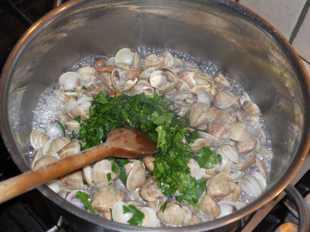 Tagliatelle di semola con lupini sfumati all'est!est!!est!!! preparazione 3